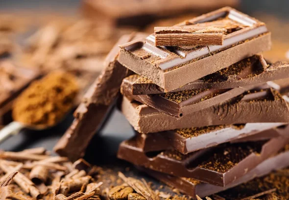 Study suggests dark chocolate can temporarily boost memory  